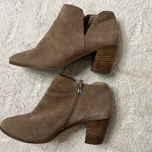 Lucky Brand Pickla Ankle Boots Taupe Suede Zip Up Booties Shoes Womens Size 9.5M